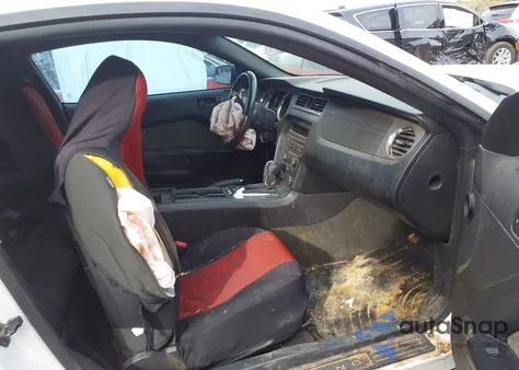 2013 Ford Mustang V6 z USA, uszkodzony, nr VIN 1ZVBP8AM1D5274852